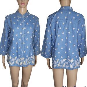 Classic Elements 3/4 sleeves lightweight Leaf Pattern denim shirt.